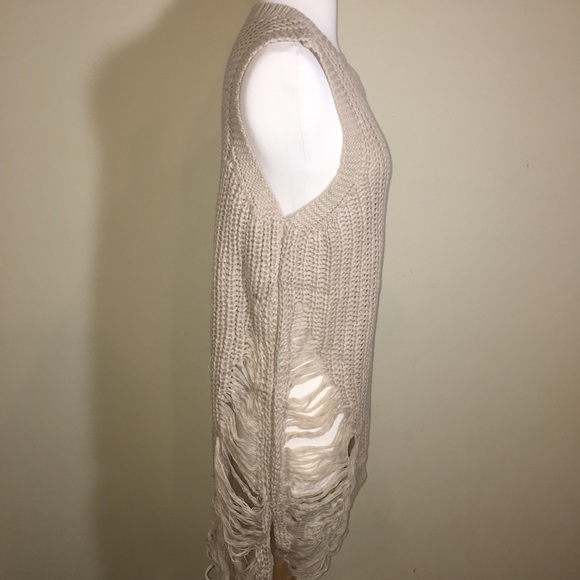 Distressed sweater - Picture 2 of 5